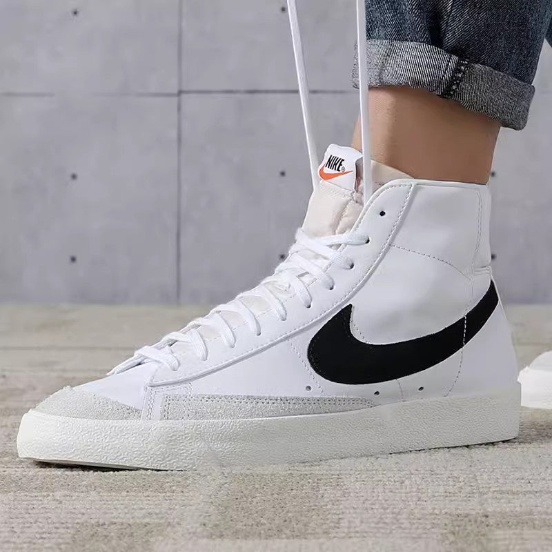 NIKE BLAZER